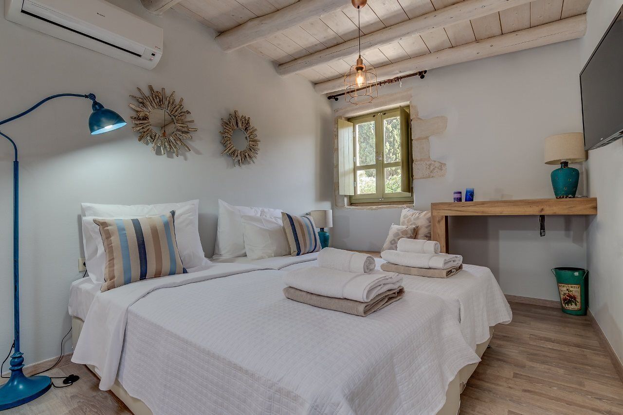 Traditional Stonebuilt Villa Leonanto, Only 5 Km From A Sandy Beach Kástellos Exteriér fotografie